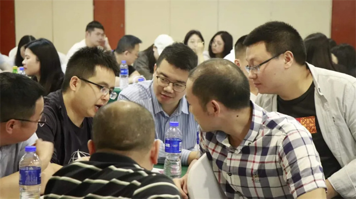 1725516262558724.jpg 2024.06.01《職業(yè)心態(tài)塑造與團(tuán)隊(duì)協(xié)同共贏》專題培訓(xùn)6.jpg